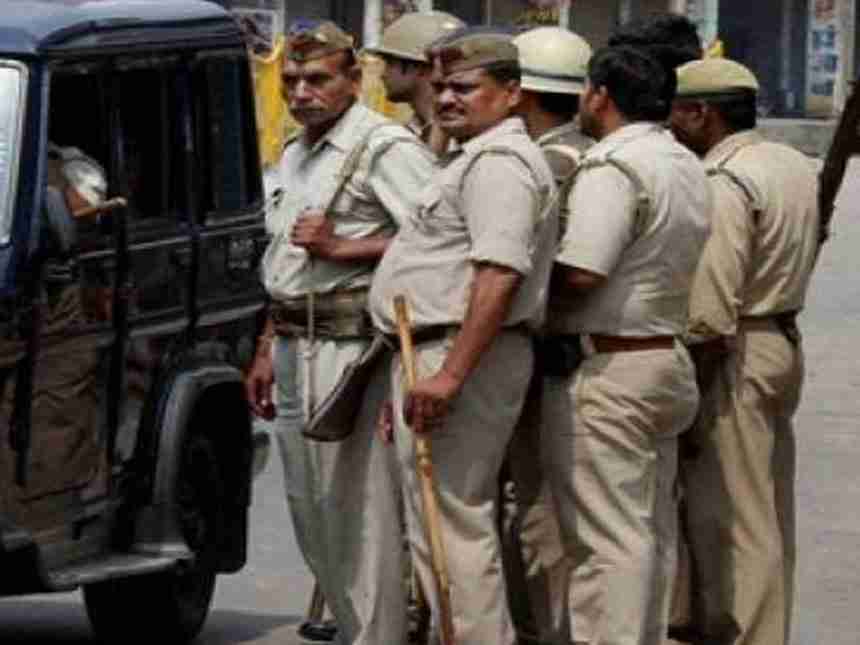 Gautam Buddh Nagar police capture four 'counterfeit' journalists