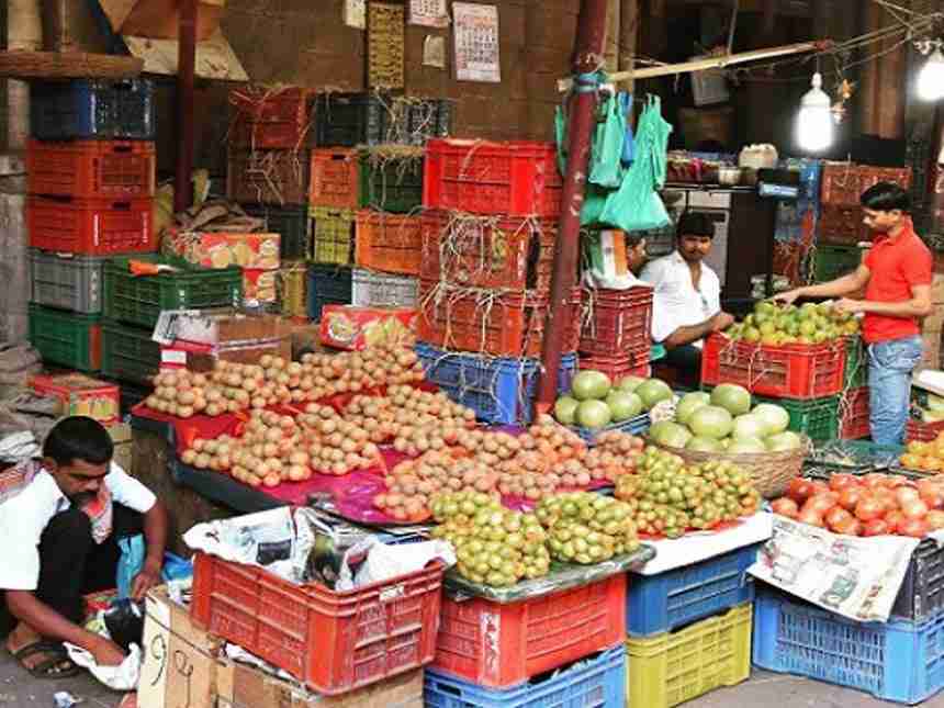 मुंबईत गर्दीच्या बाजारपेठा आलटून-पालटून सुरु, कोणती दुकानं कधी बंद?